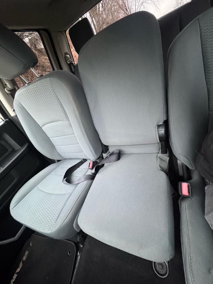 RAM 1500 4WD Crew Cab 140.5" Express 2014