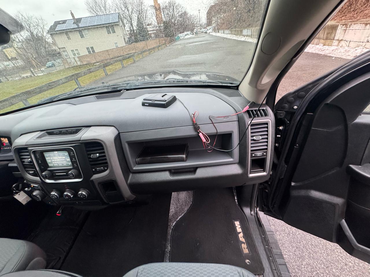 RAM 1500 4WD Crew Cab 140.5" Express 2014