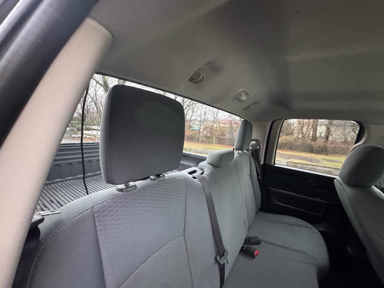 RAM 1500 4WD Crew Cab 140.5" Express 2014