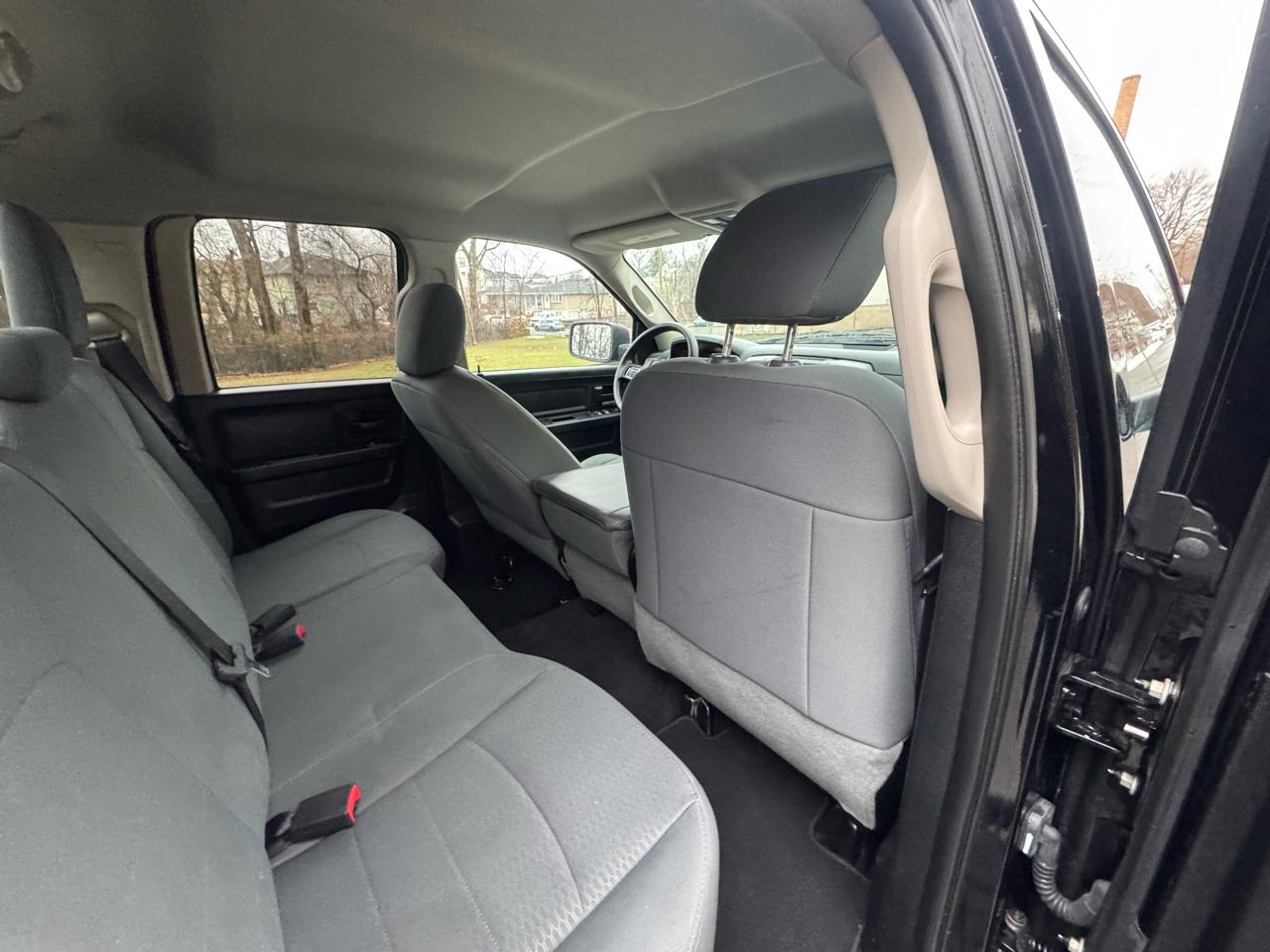 RAM 1500 4WD Crew Cab 140.5" Express 2014