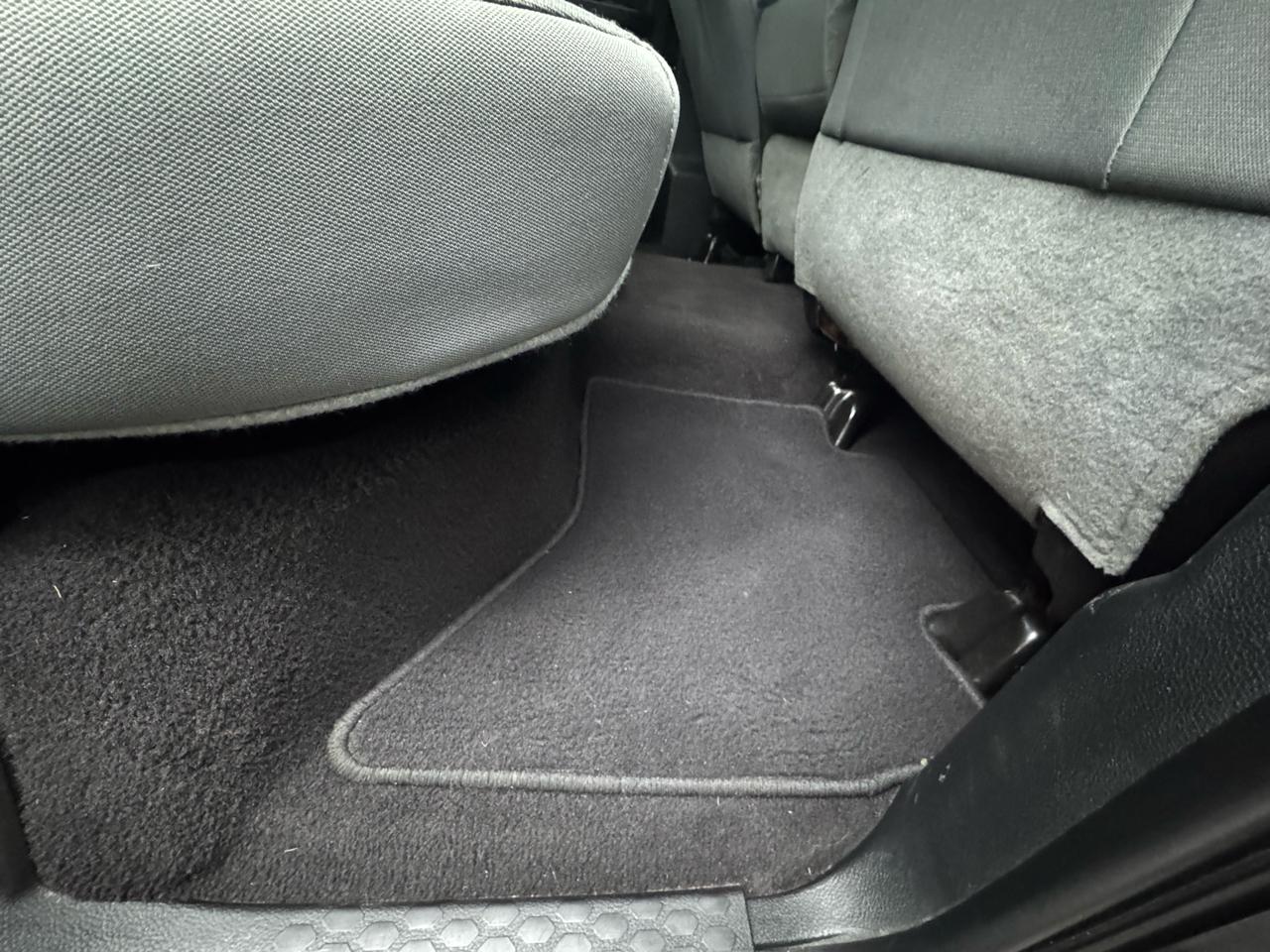 RAM 1500 4WD Crew Cab 140.5" Express 2014