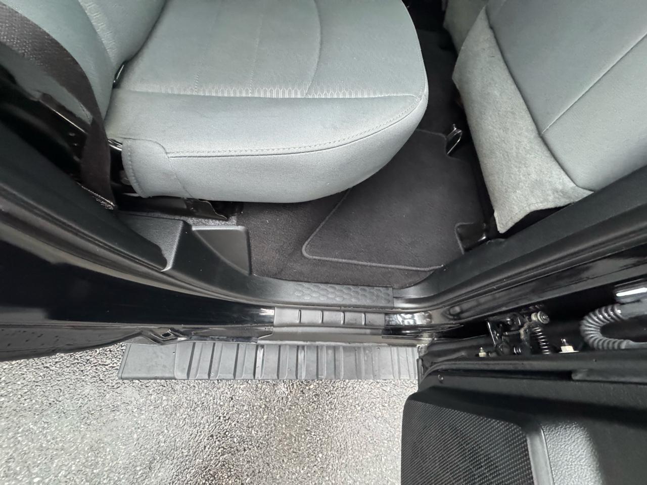 RAM 1500 4WD Crew Cab 140.5" Express 2014