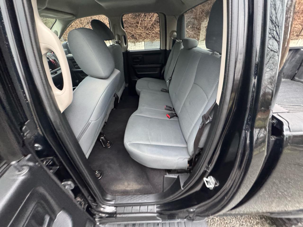 RAM 1500 4WD Crew Cab 140.5" Express 2014