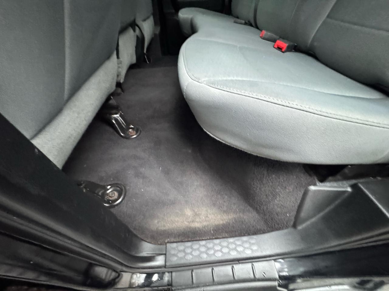 RAM 1500 4WD Crew Cab 140.5" Express 2014