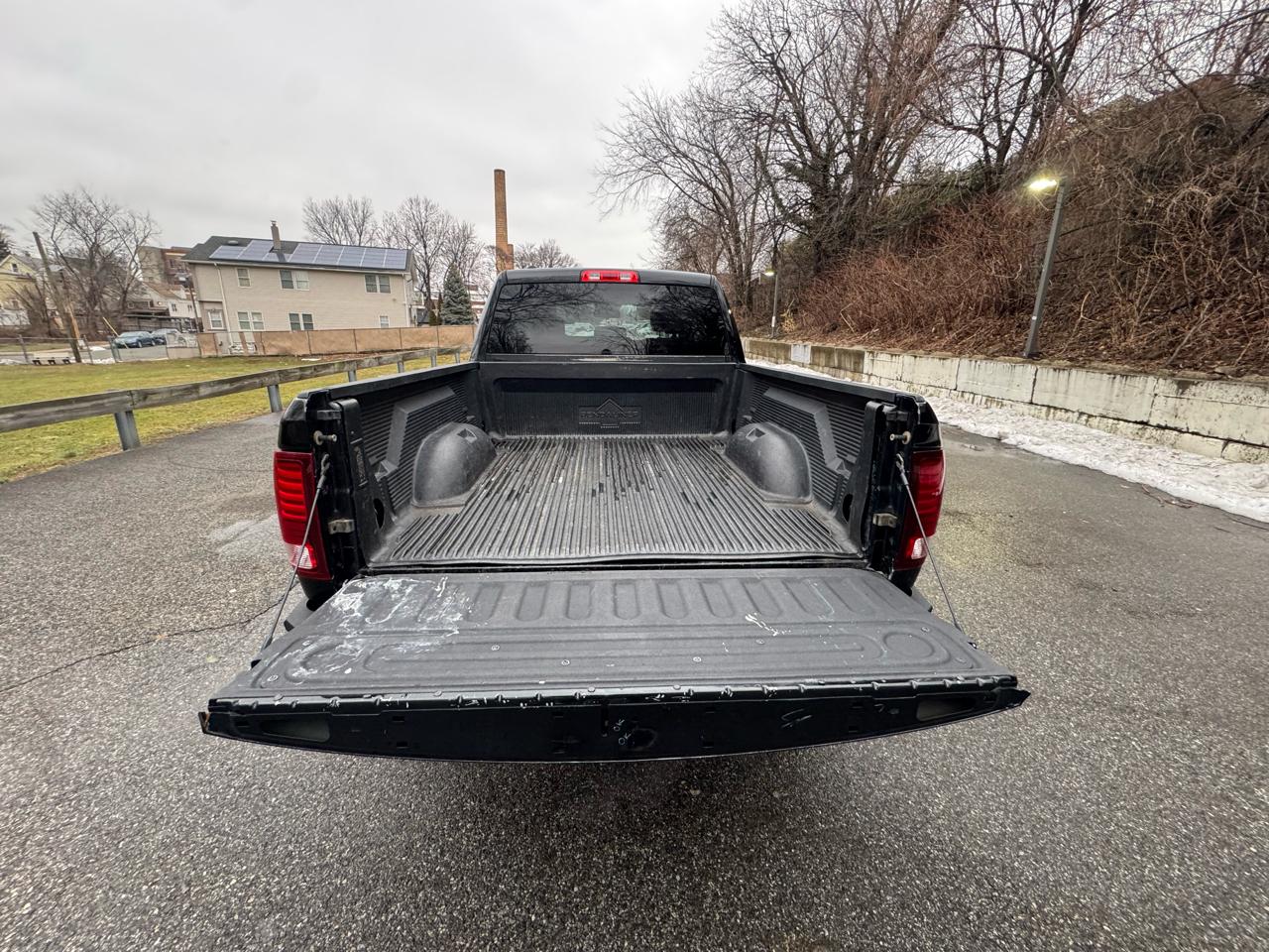 RAM 1500 4WD Crew Cab 140.5" Express 2014