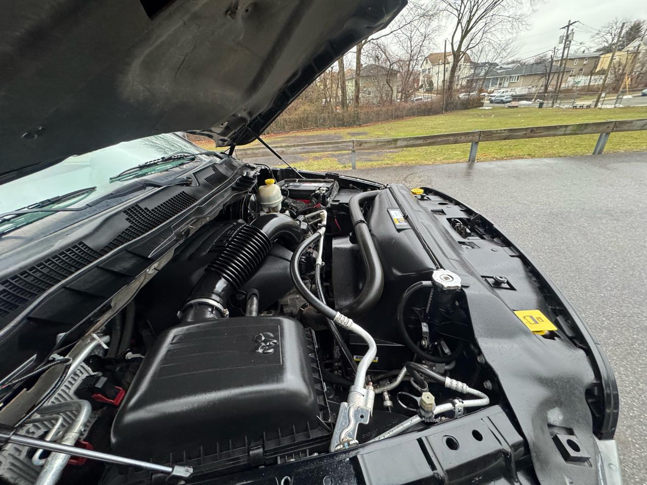 RAM 1500 4WD Crew Cab 140.5" Express 2014