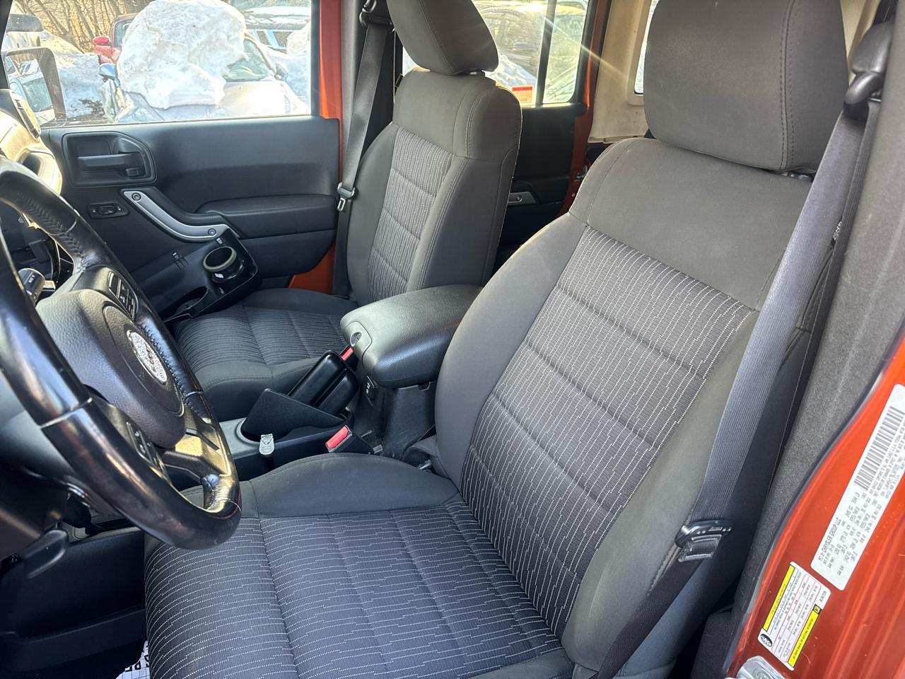 Jeep Wrangler Unlimited Sahara 4WD 2011