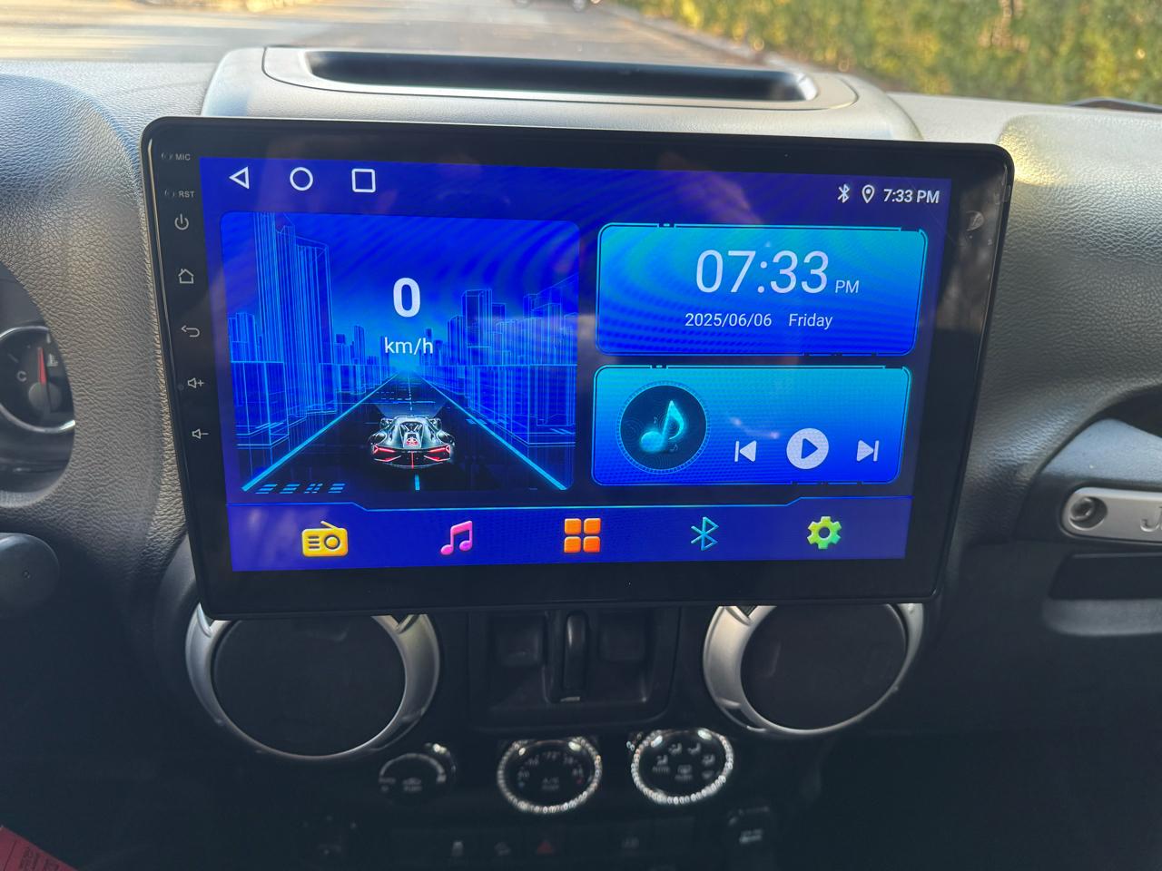 Jeep Wrangler Unlimited Sahara 4WD 2011