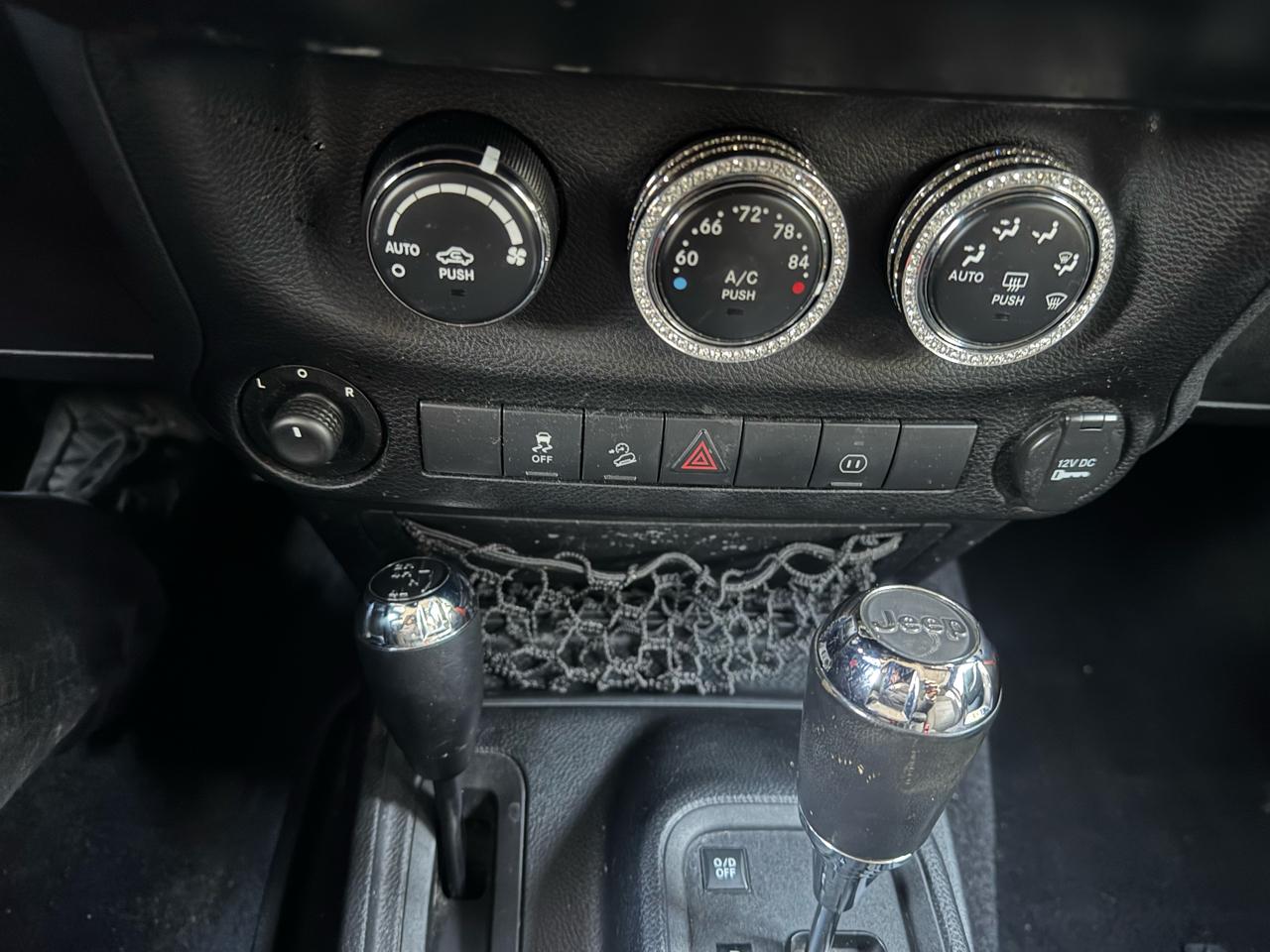 Jeep Wrangler Unlimited Sahara 4WD 2011