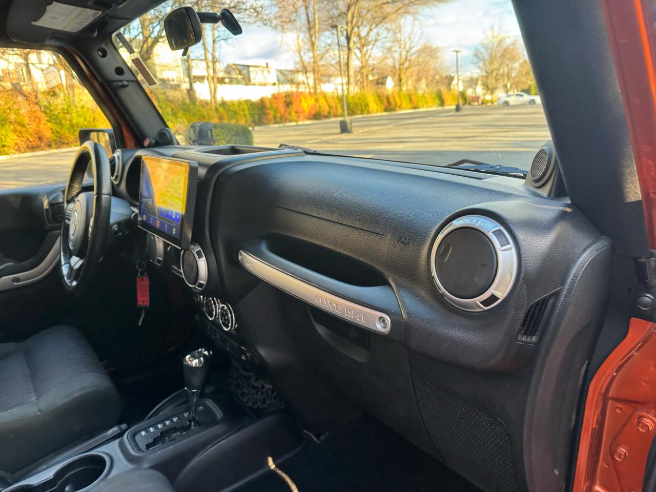 Jeep Wrangler Unlimited Sahara 4WD 2011