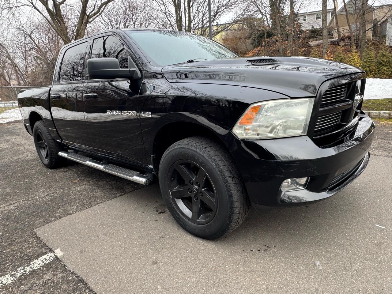 RAM 1500 4WD Crew Cab 149" Sport 2012