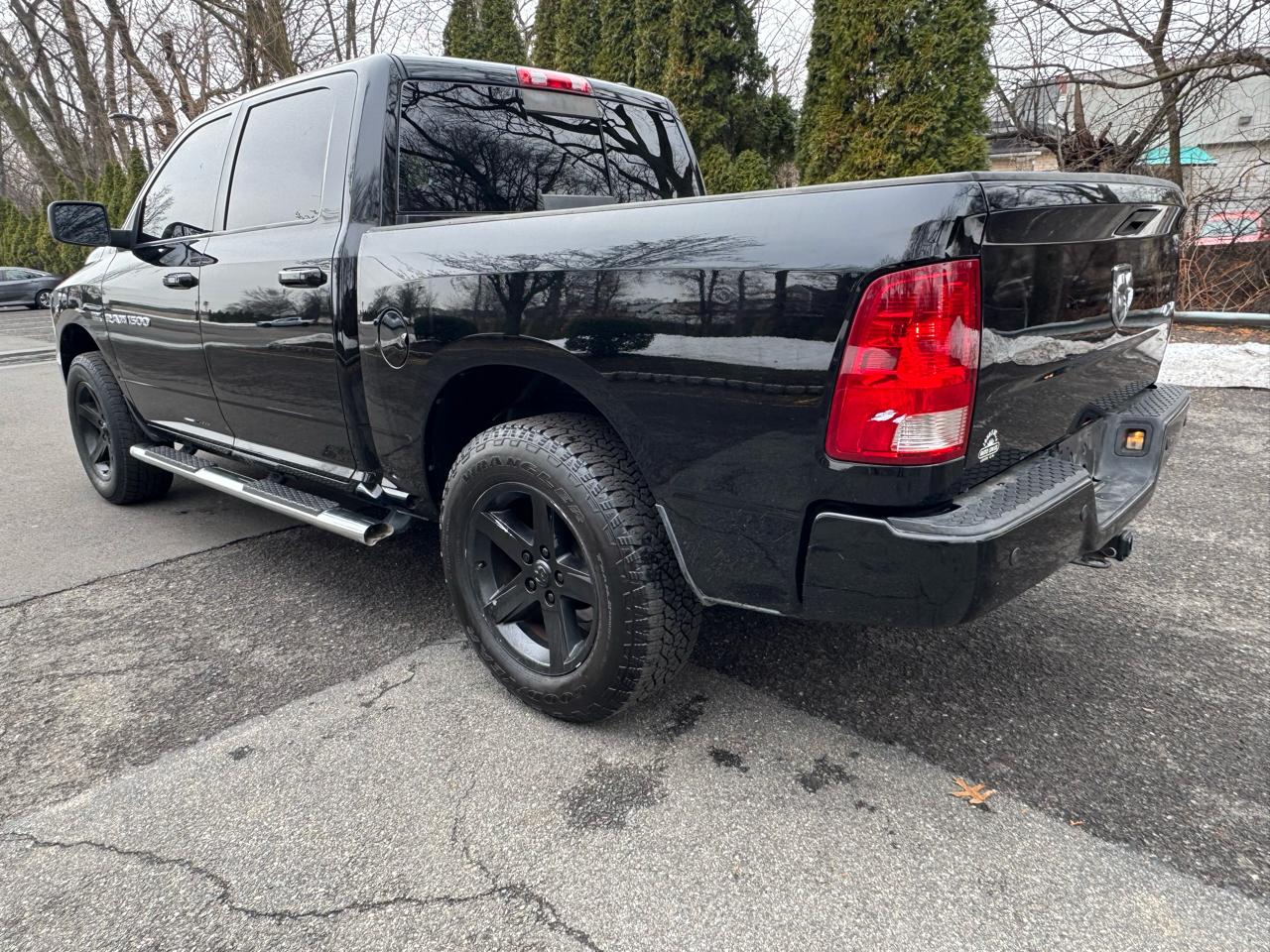 RAM 1500 4WD Crew Cab 149" Sport 2012
