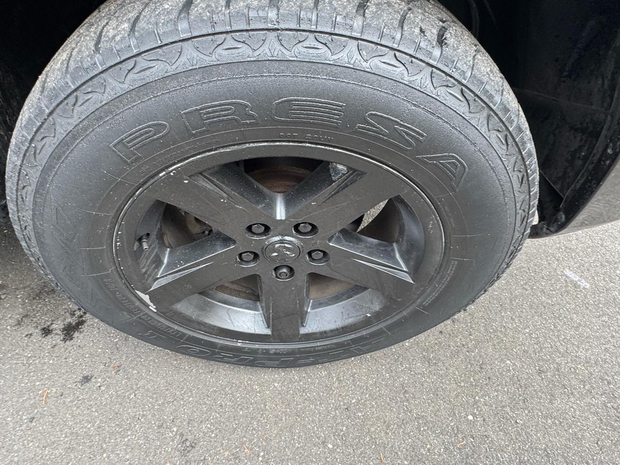 RAM 1500 4WD Crew Cab 149" Sport 2012