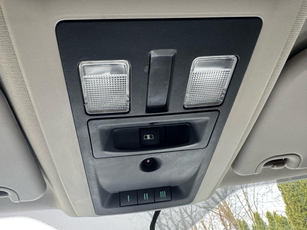 RAM 1500 4WD Crew Cab 149" Sport 2012