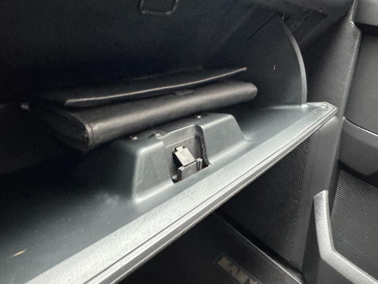 RAM 1500 4WD Crew Cab 149" Sport 2012