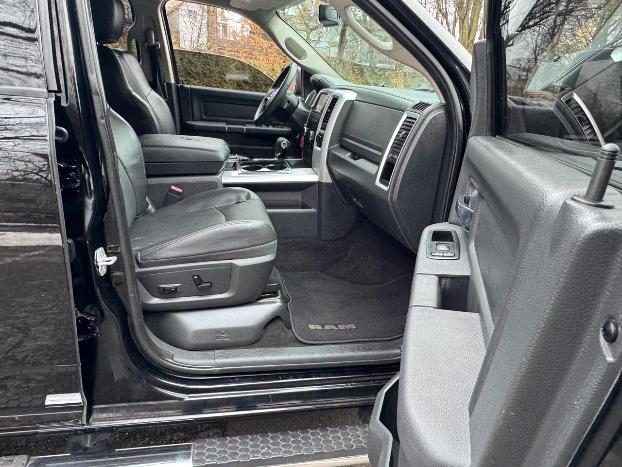 RAM 1500 4WD Crew Cab 149" Sport 2012