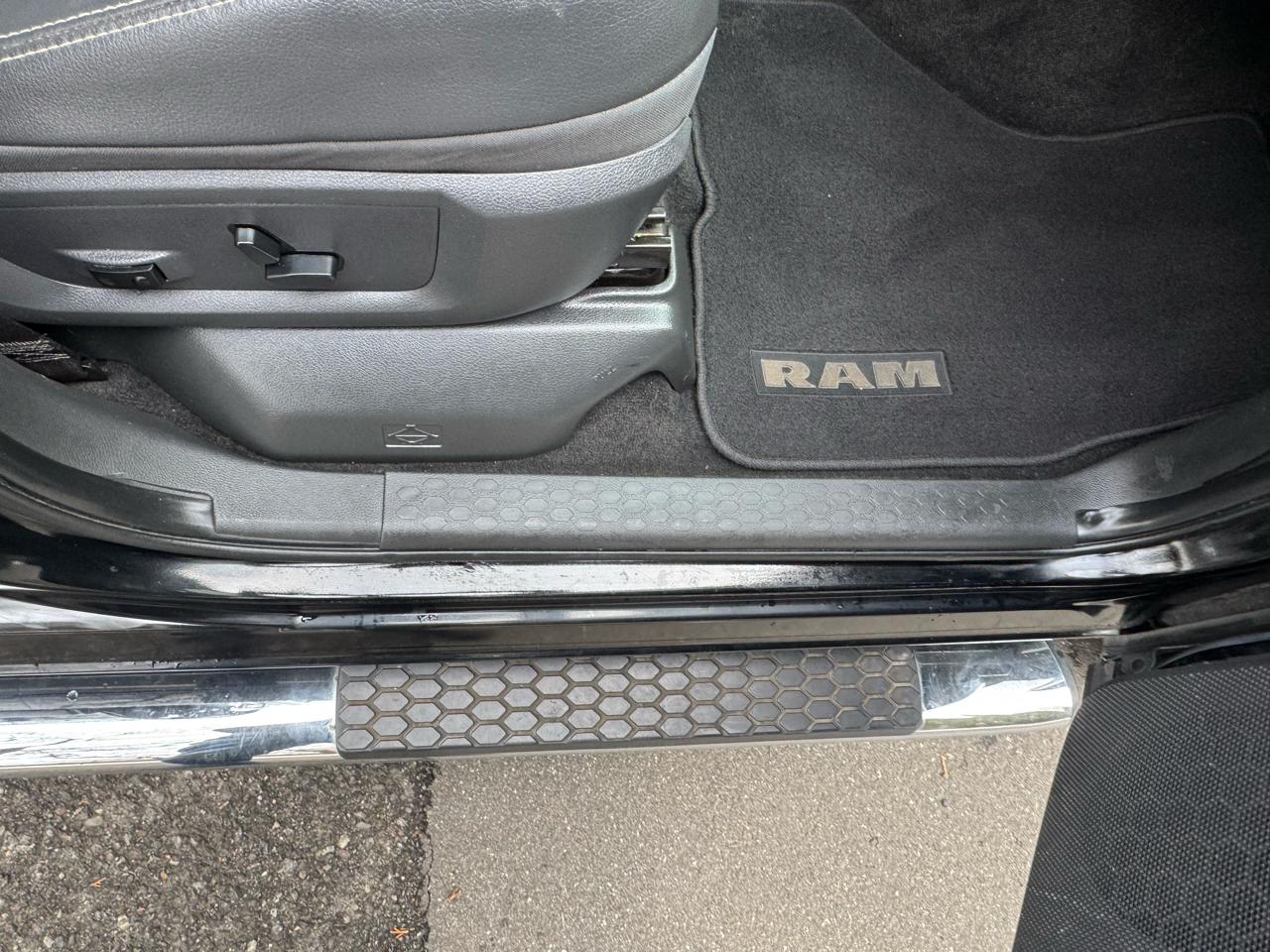 RAM 1500 4WD Crew Cab 149" Sport 2012