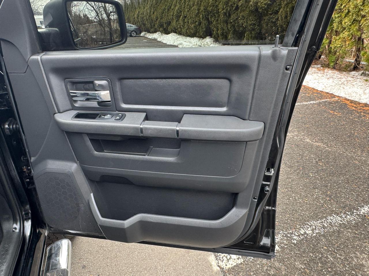 RAM 1500 4WD Crew Cab 149" Sport 2012