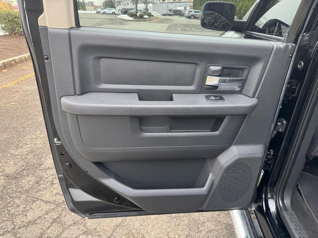 RAM 1500 4WD Crew Cab 149" Sport 2012