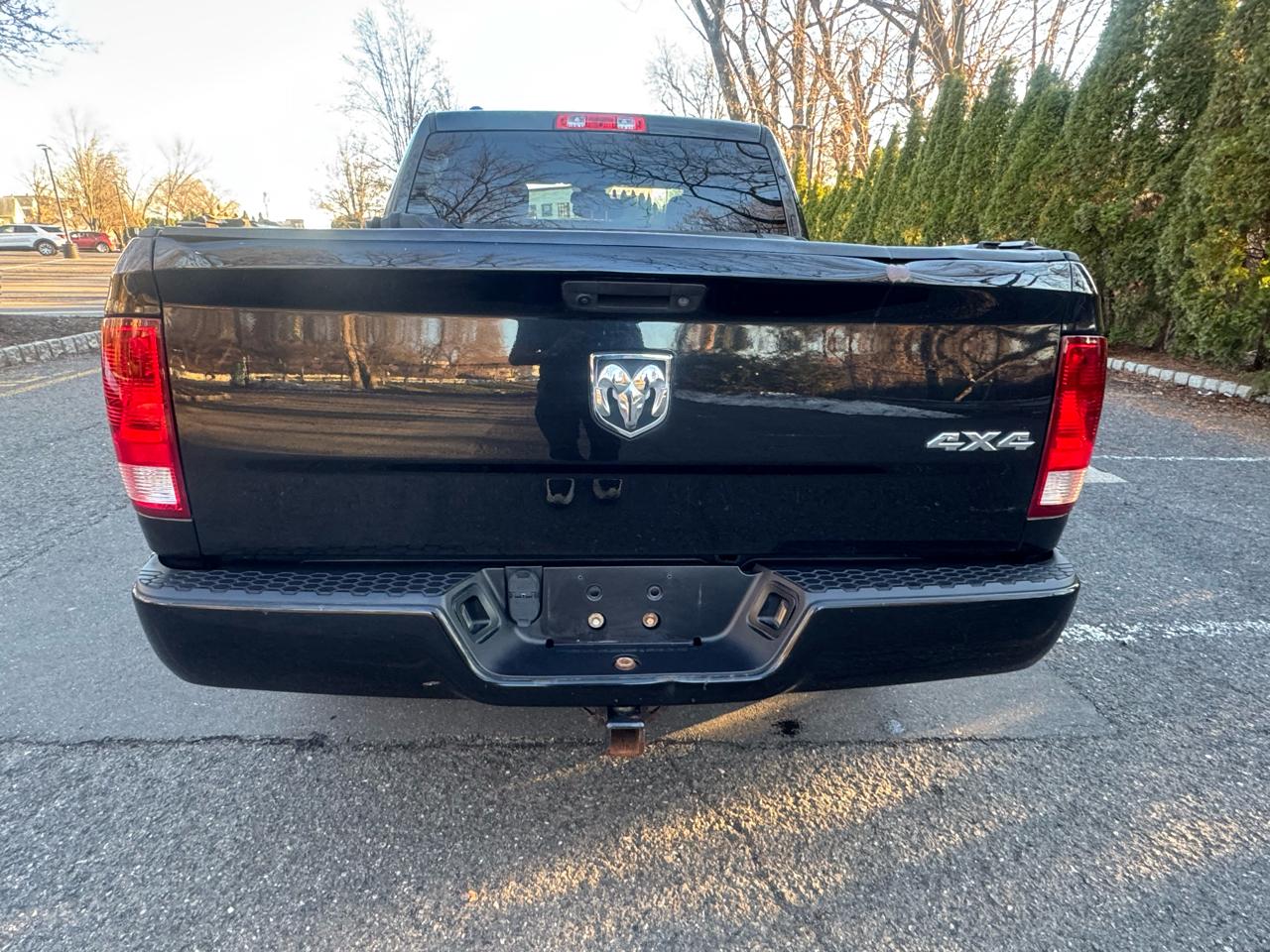 RAM 1500 4WD Crew Cab 140.5" Express 2016