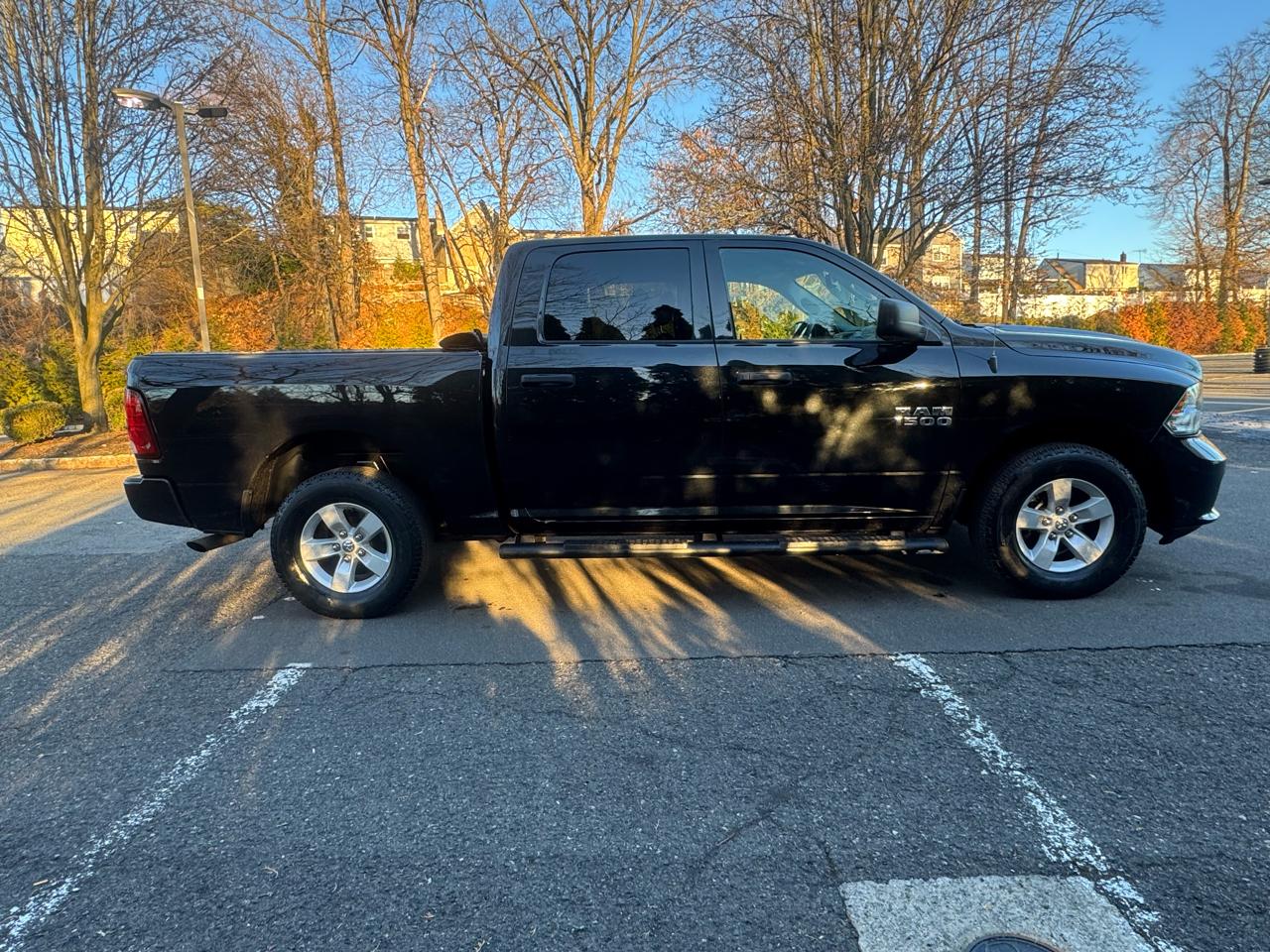 RAM 1500 4WD Crew Cab 140.5" Express 2016