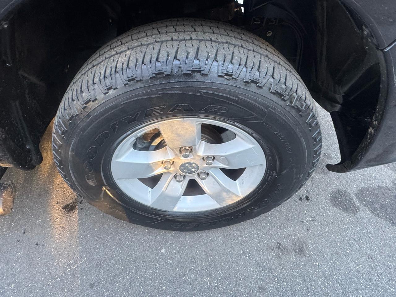 RAM 1500 4WD Crew Cab 140.5" Express 2016