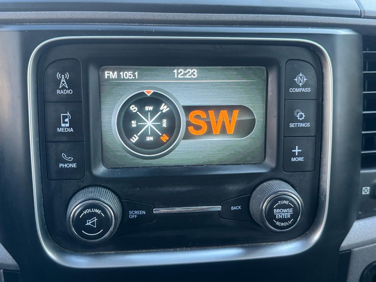 RAM 1500 4WD Crew Cab 140.5" Express 2016