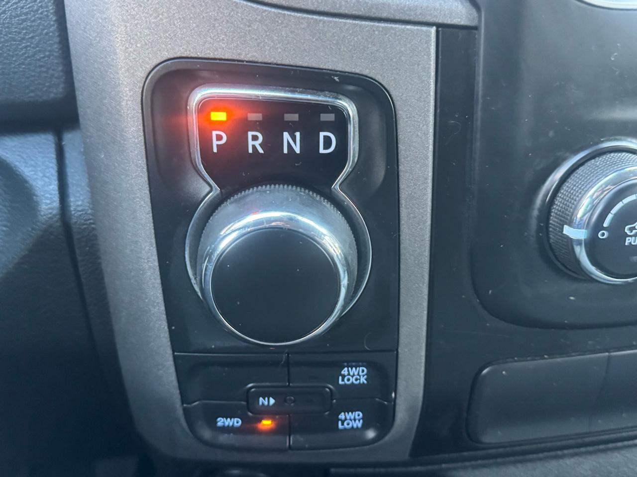 RAM 1500 4WD Crew Cab 140.5" Express 2016