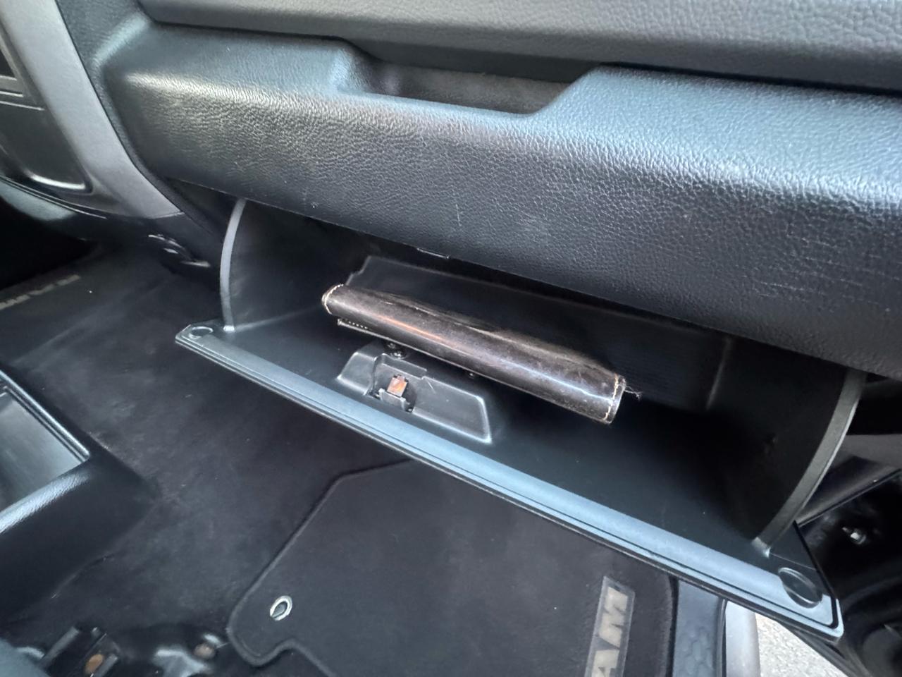 RAM 1500 4WD Crew Cab 140.5" Express 2016