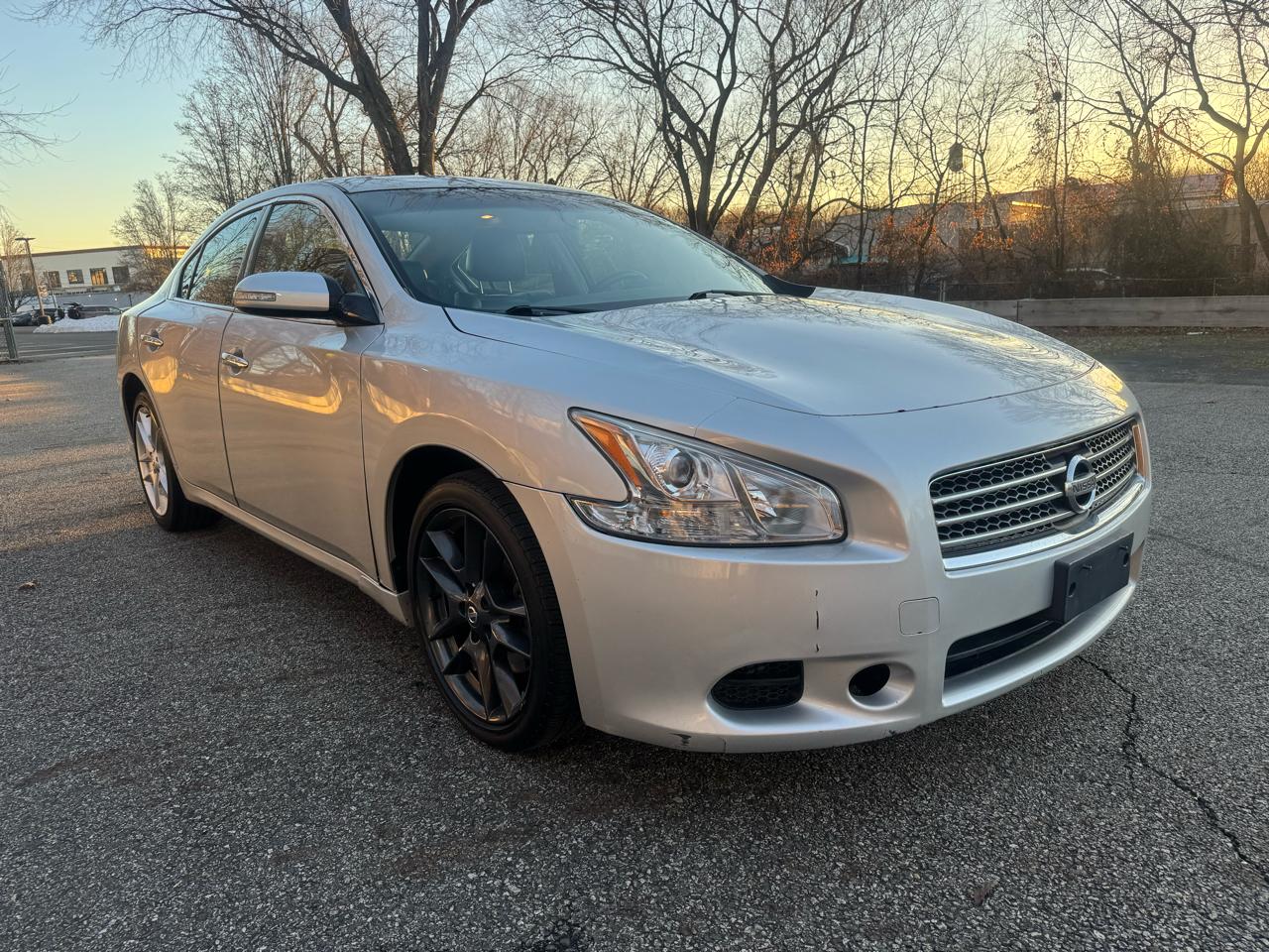 Nissan Maxima SV 2011