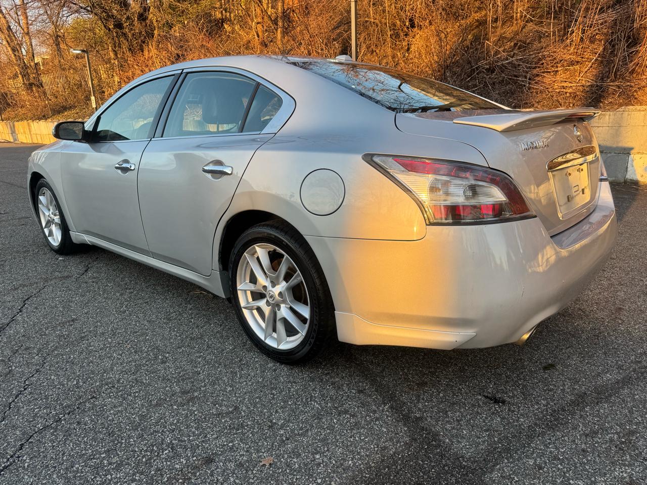 Nissan Maxima SV 2011