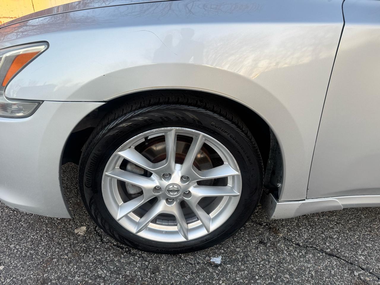 Nissan Maxima SV 2011