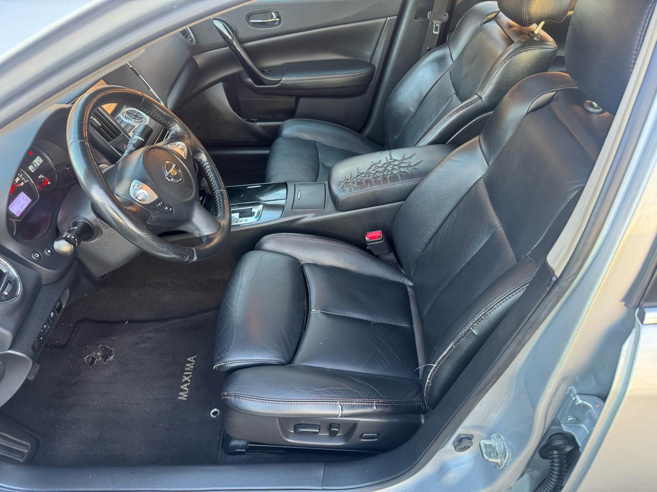 Nissan Maxima SV 2011