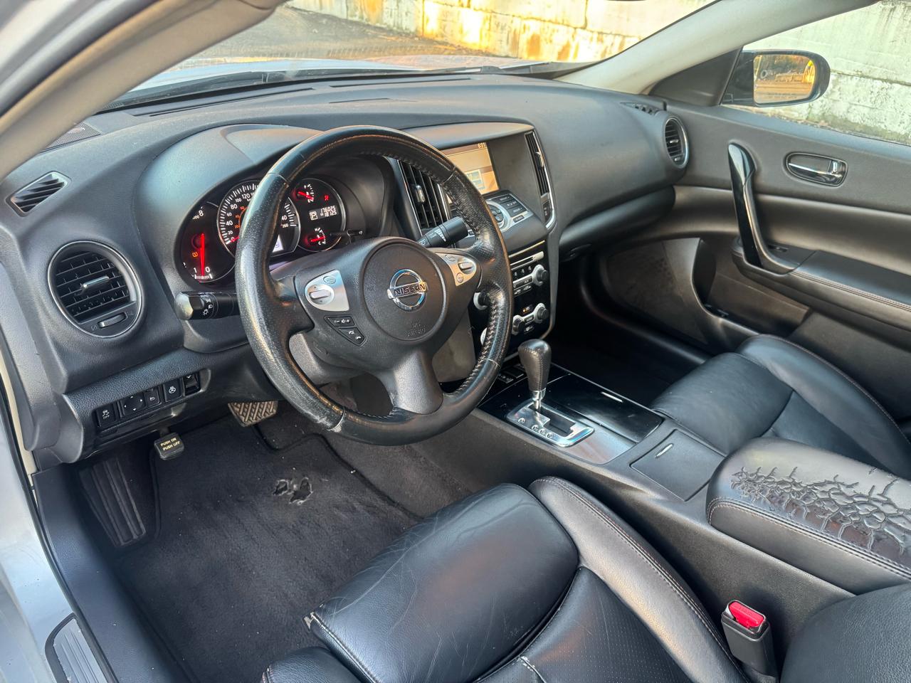 Nissan Maxima SV 2011