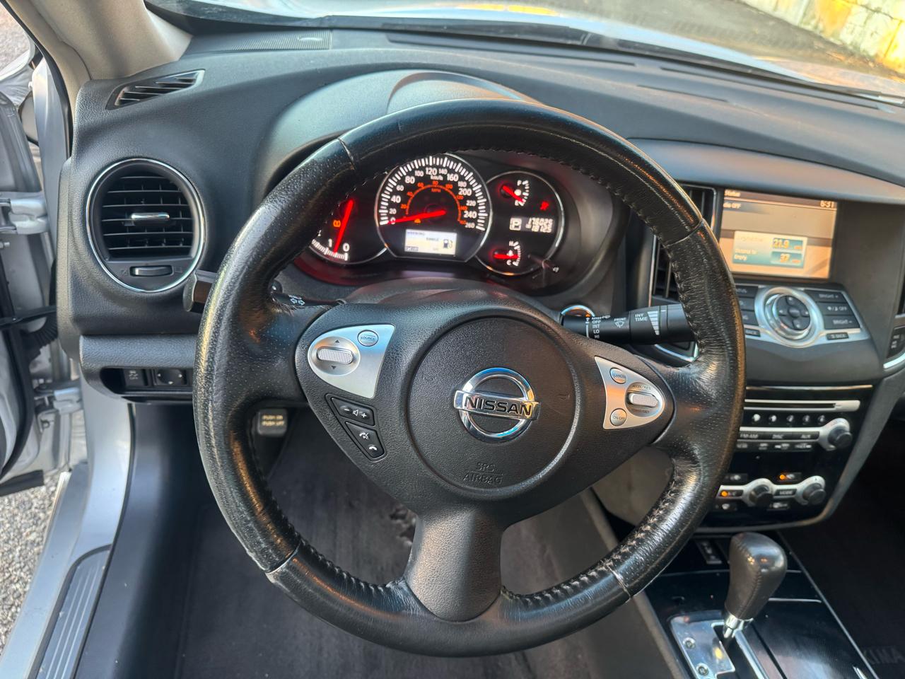 Nissan Maxima SV 2011