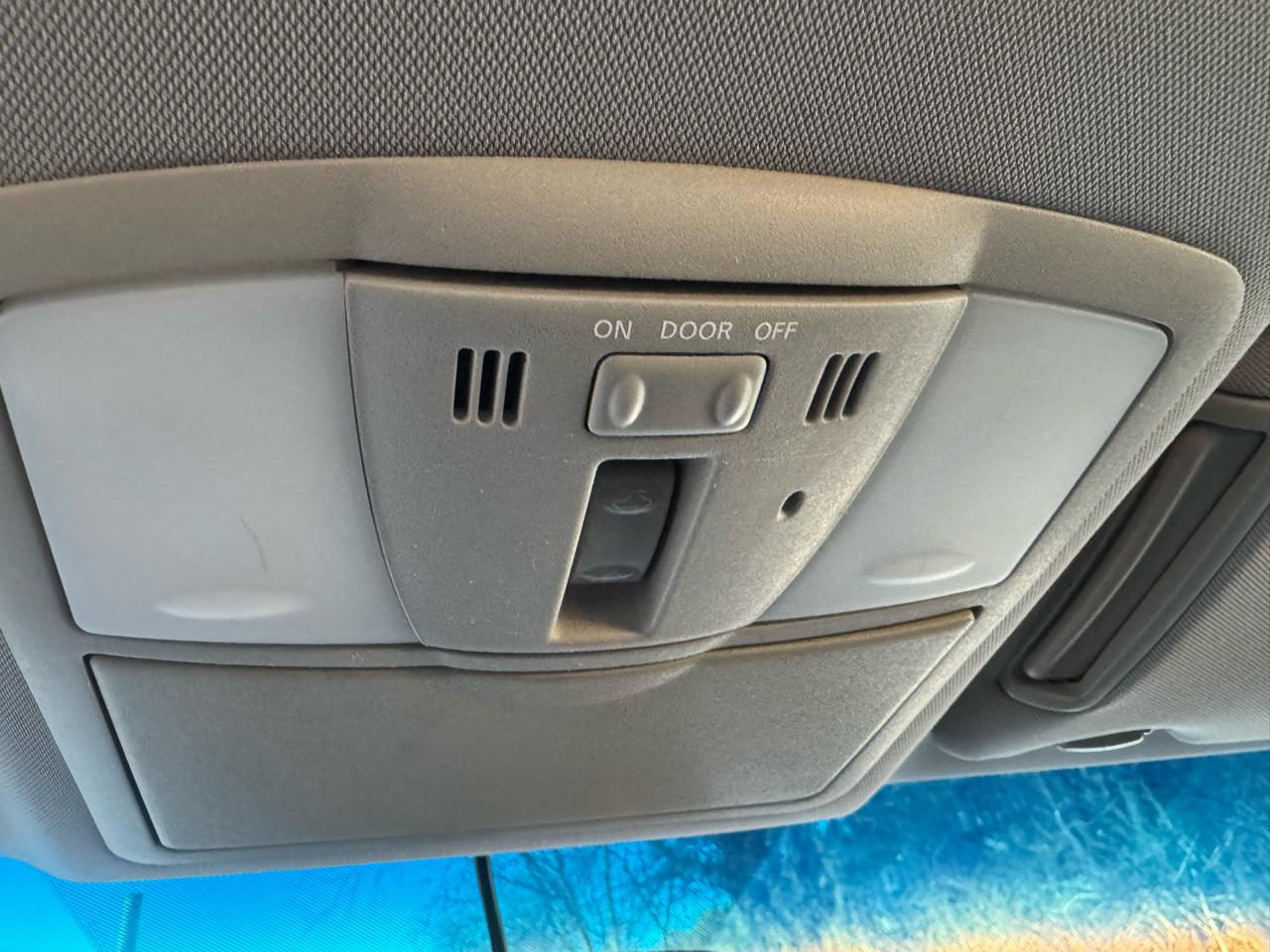 Nissan Maxima SV 2011