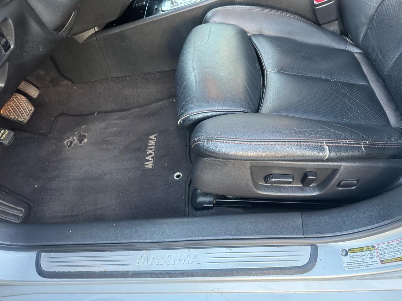 Nissan Maxima SV 2011