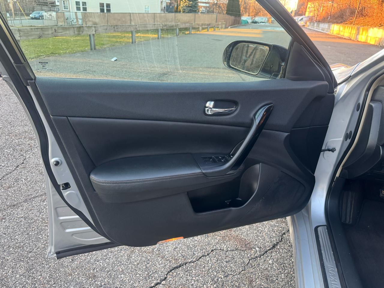 Nissan Maxima SV 2011