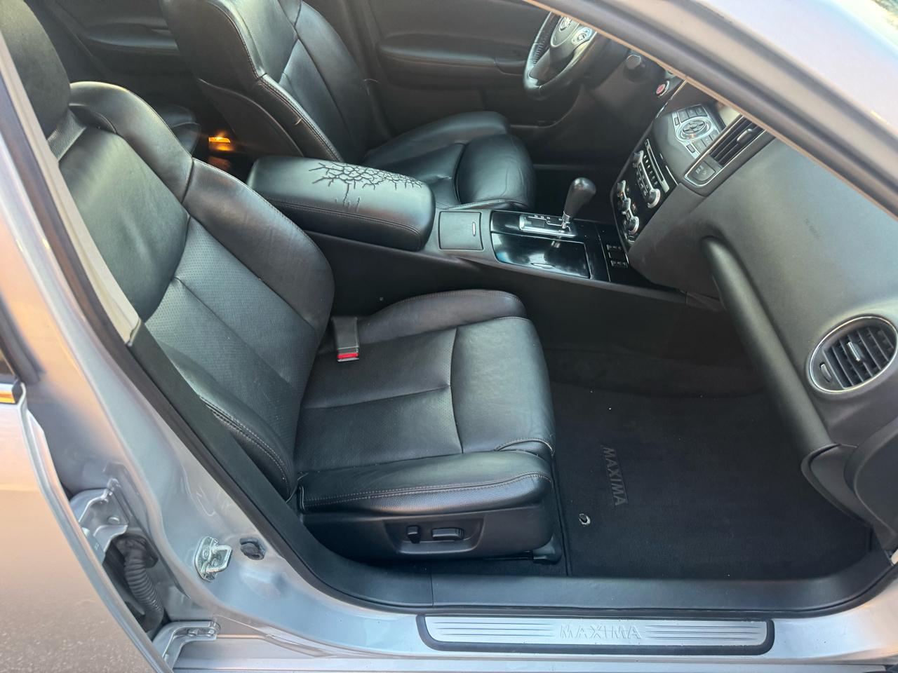 Nissan Maxima SV 2011