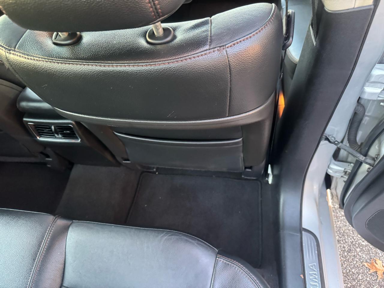 Nissan Maxima SV 2011