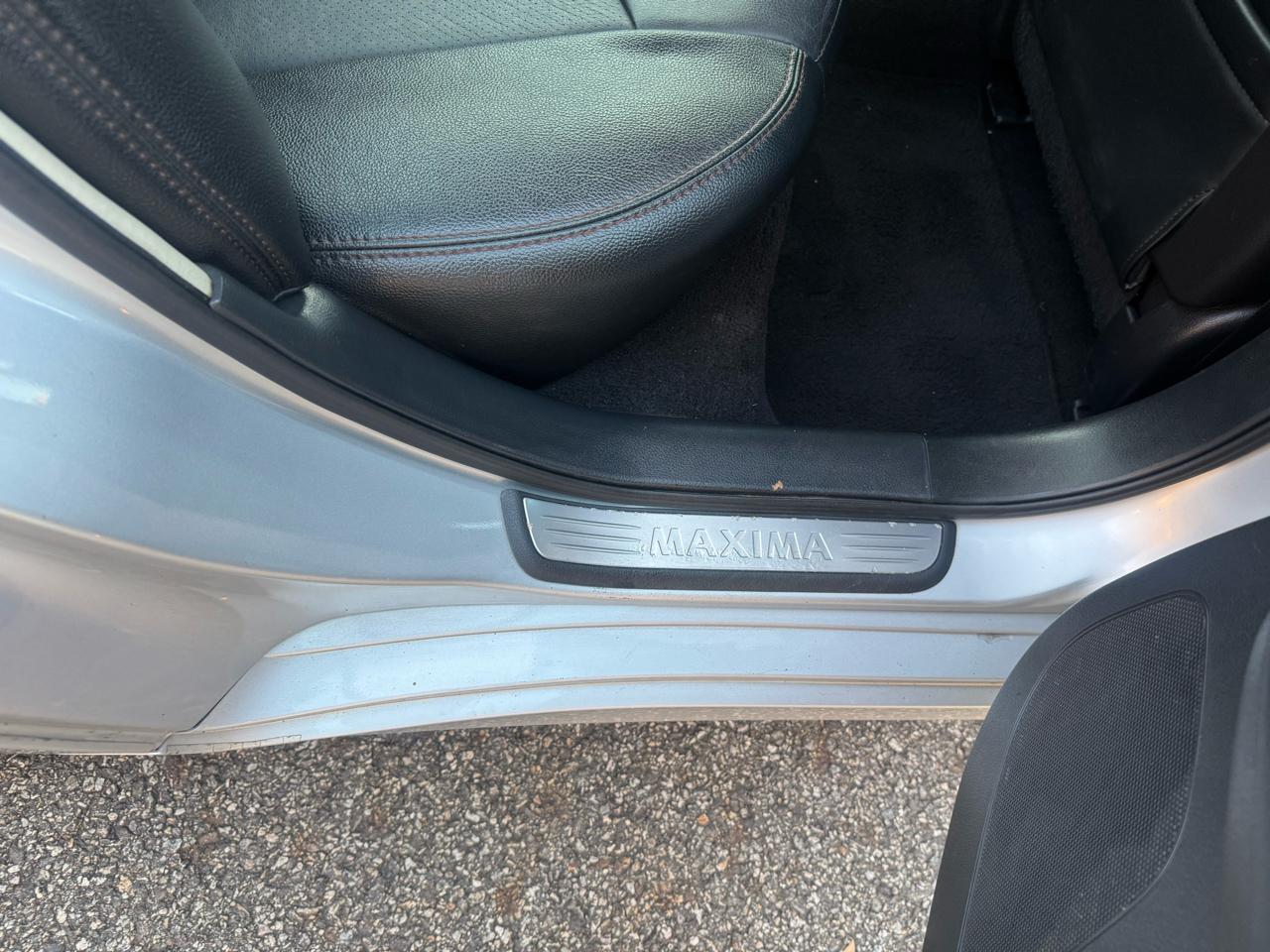 Nissan Maxima SV 2011