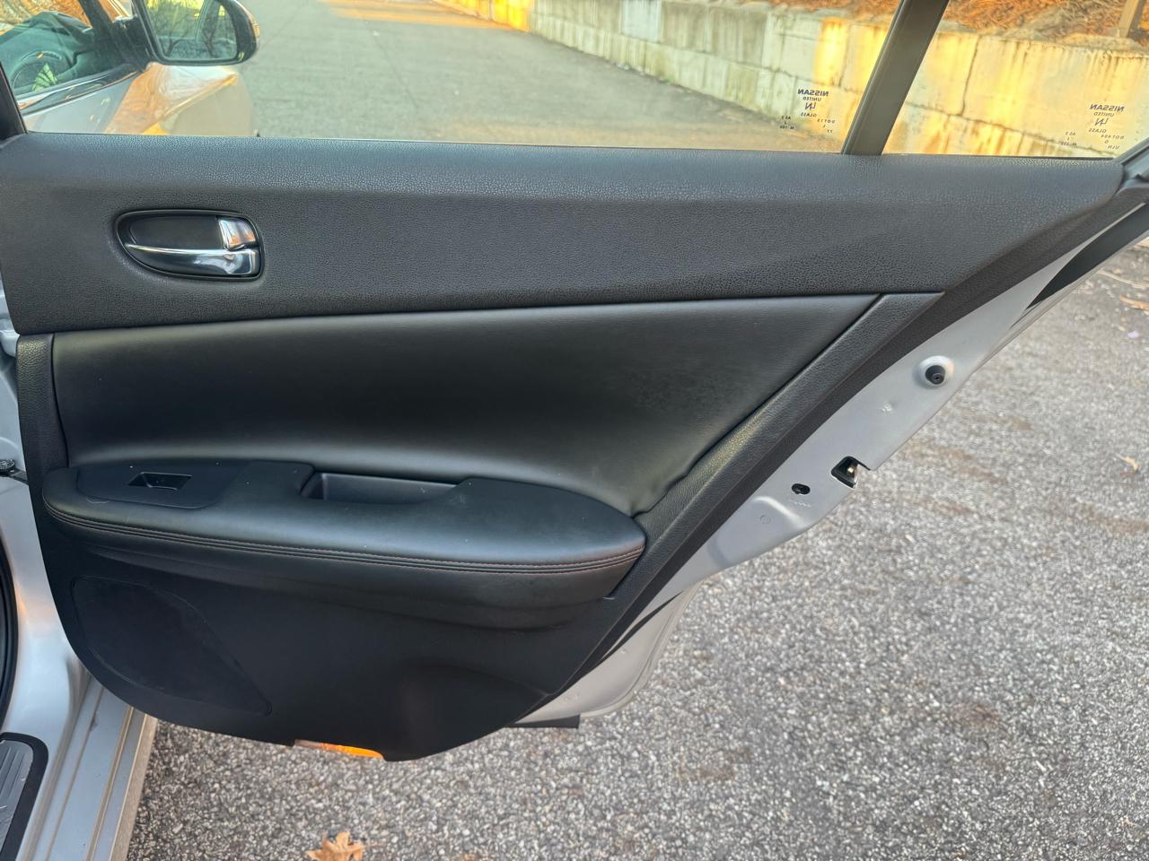 Nissan Maxima SV 2011