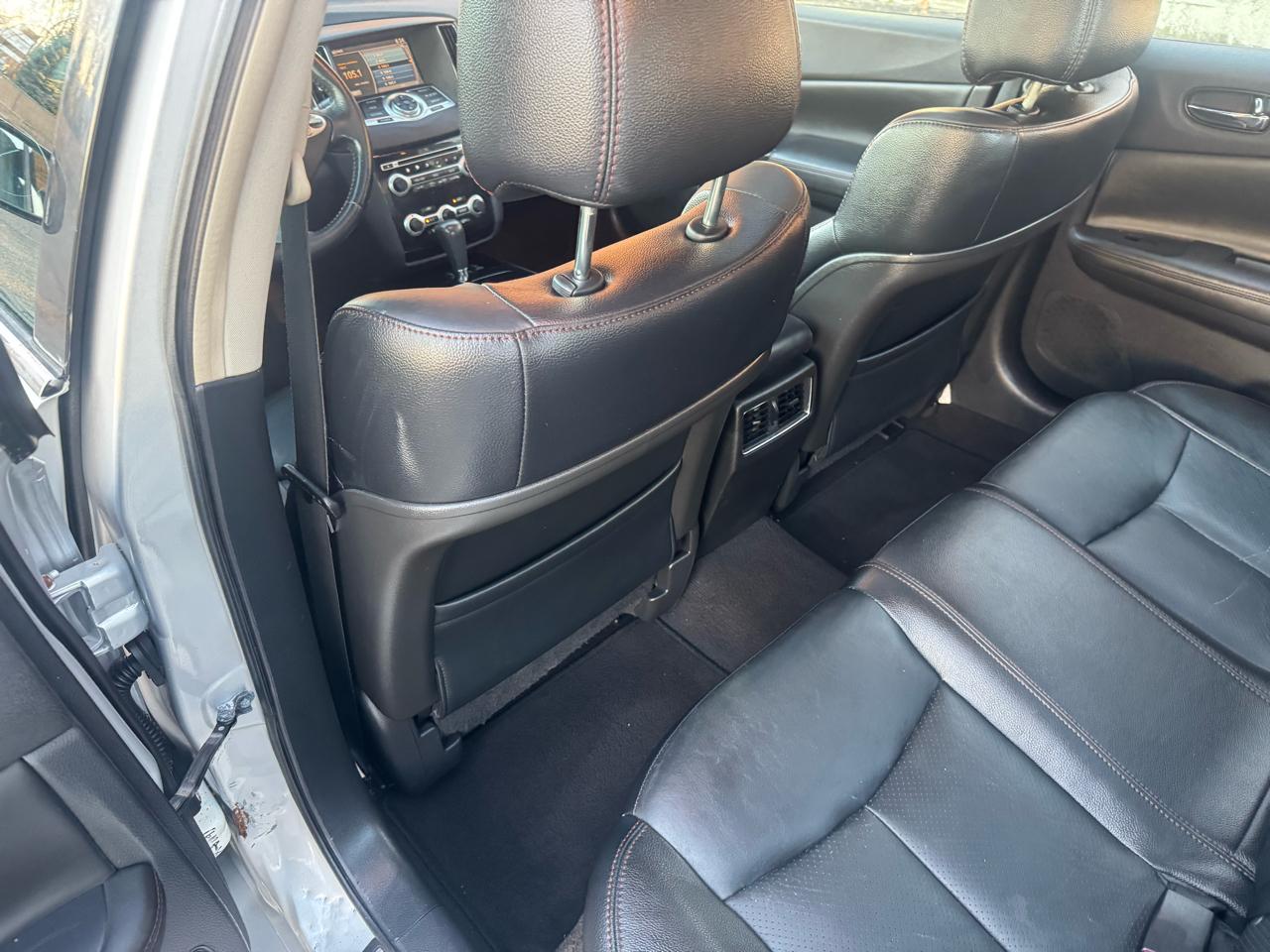 Nissan Maxima SV 2011