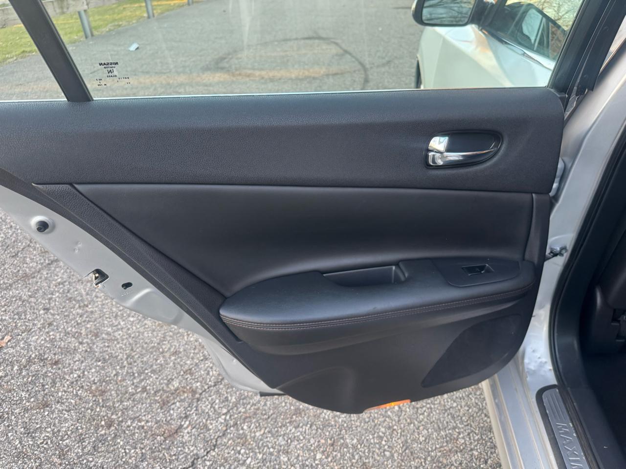 Nissan Maxima SV 2011