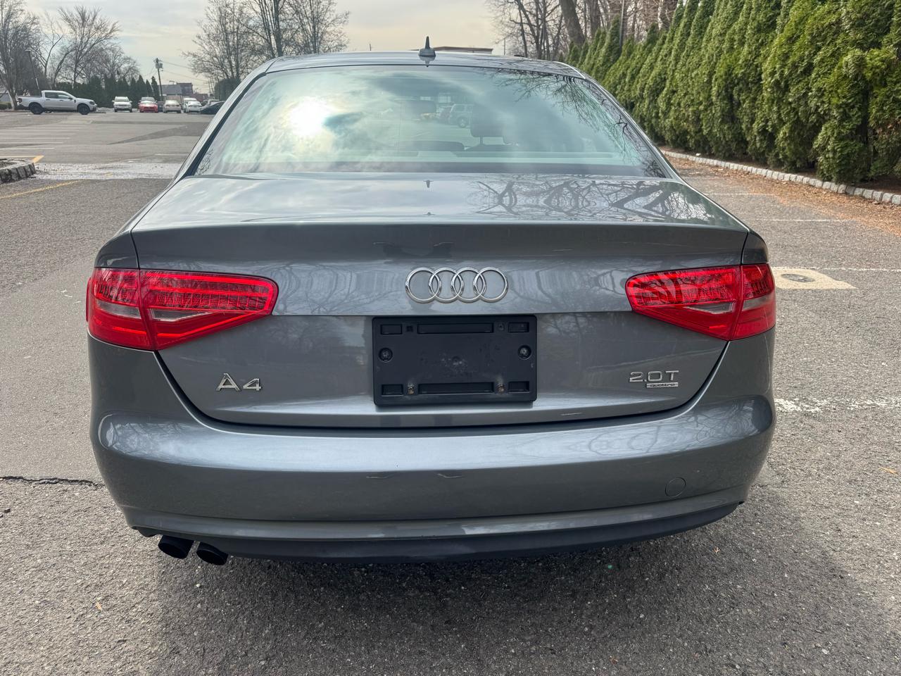 Audi A4 2.0T Sedan quattro Tiptronic 2013