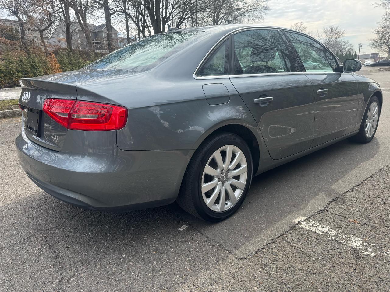 Audi A4 2.0T Sedan quattro Tiptronic 2013