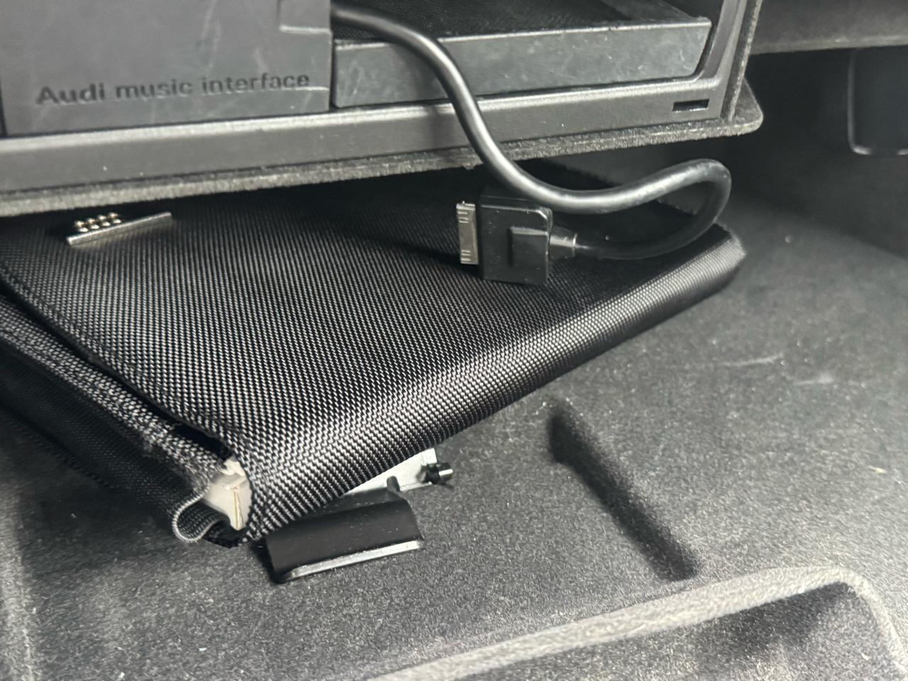 Audi A4 2.0T Sedan quattro Tiptronic 2013