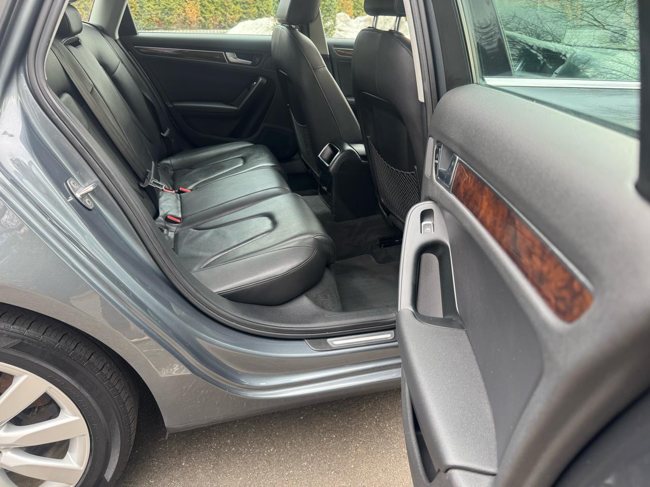 Audi A4 2.0T Sedan quattro Tiptronic 2013