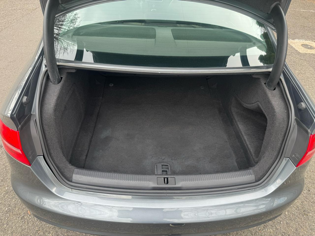 Audi A4 2.0T Sedan quattro Tiptronic 2013