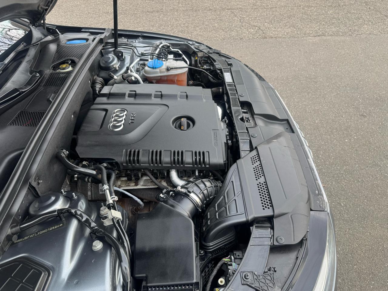 Audi A4 2.0T Sedan quattro Tiptronic 2013